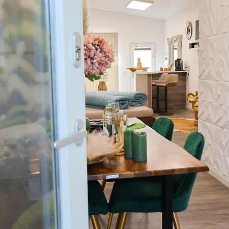 Waldzauber Wellness Dtv Geprueft Keine Monteur * Horhausen (Altenkirchen)